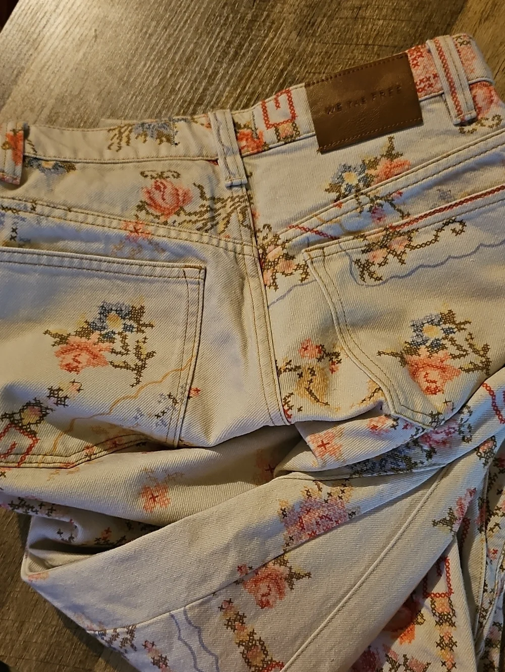 Embroidered Print EDEN Barrel Jean